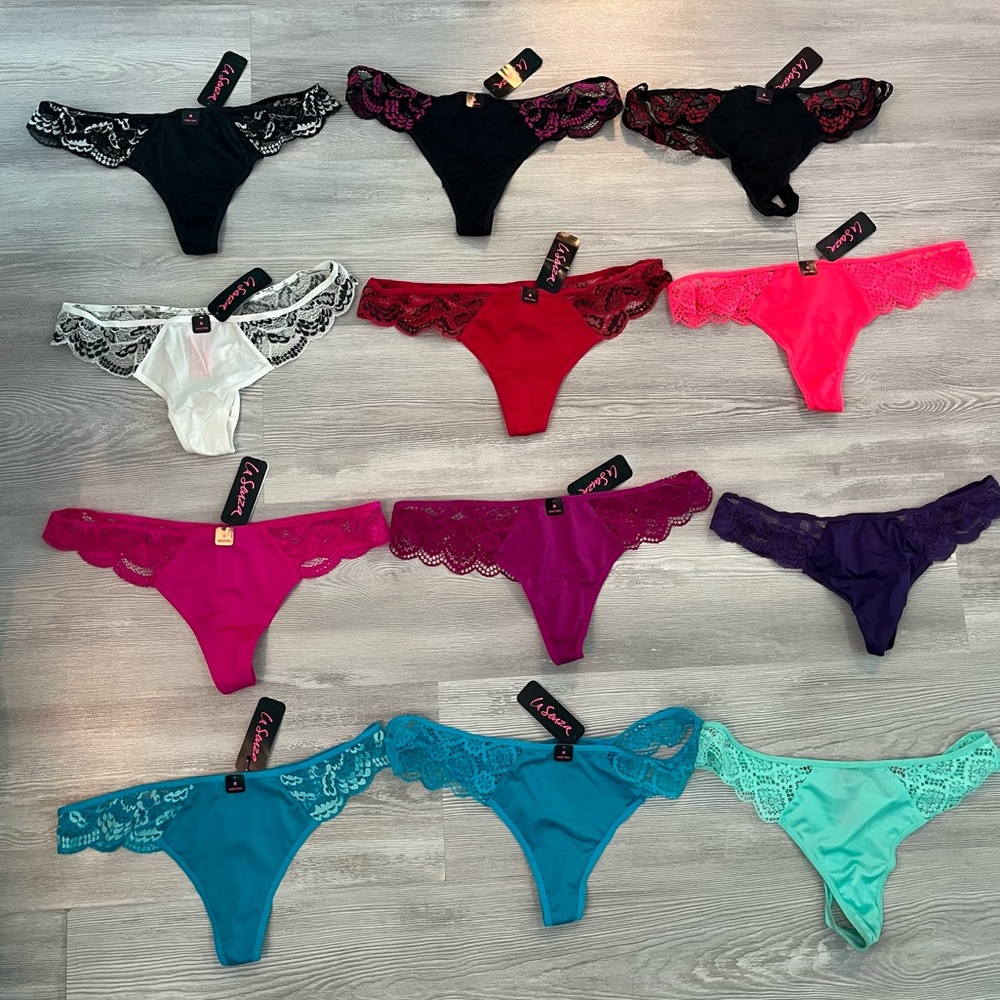 12 NWT & NWOT La Senza Lace-Trim Thongs size Medium